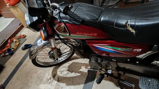 very good condition bike new tayrs new week samoth drive 1st hand