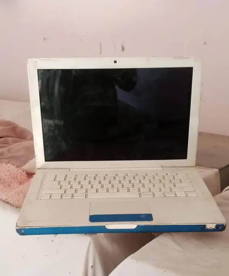 apple MacBook 0
