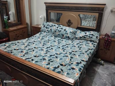 bed dressing showcase side table total set condition 10/8