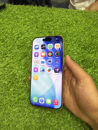 iPhone 17pro official warranty 2 cycle count 10/10 With box