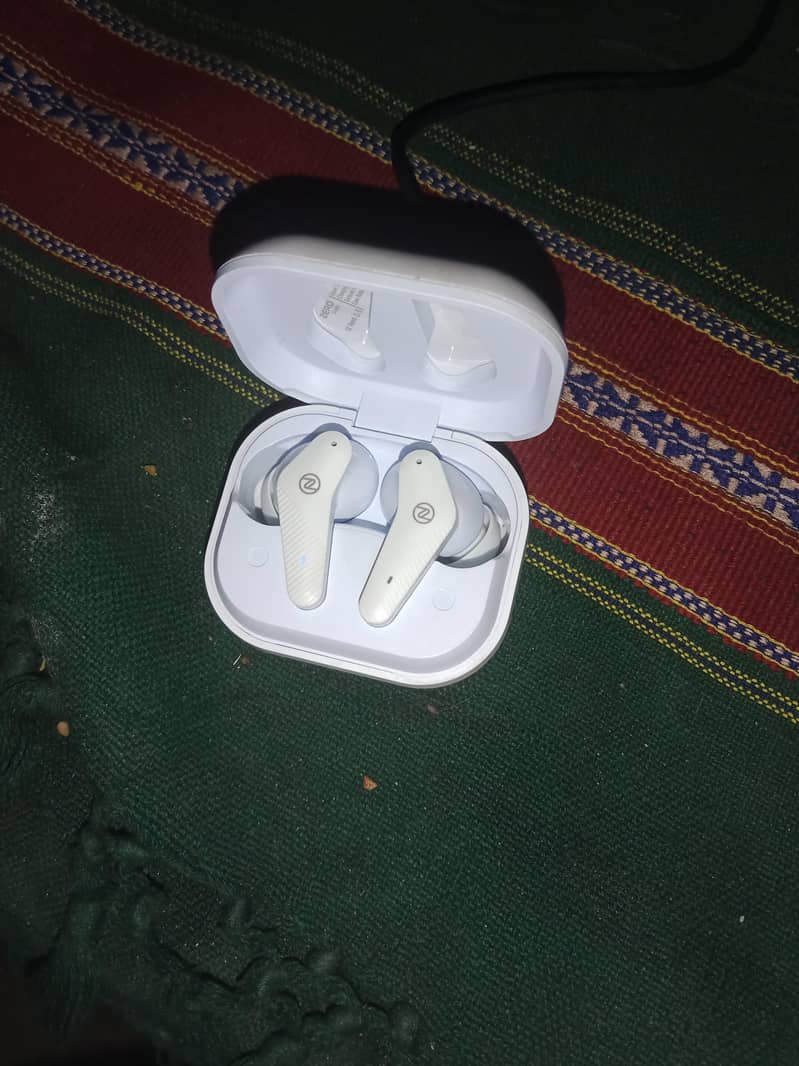 zero gravity earbuds 0