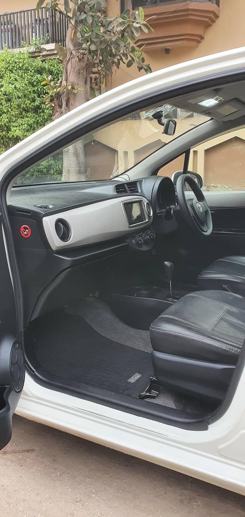 Vitz Push Start 2011 12