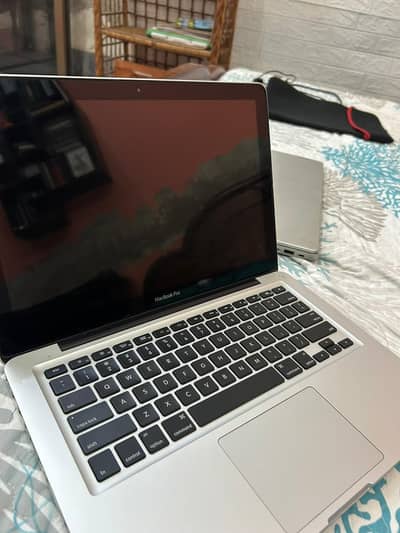MacBook Pro 2012 512GB SSD 10GB RAM 3 Hrs Backup