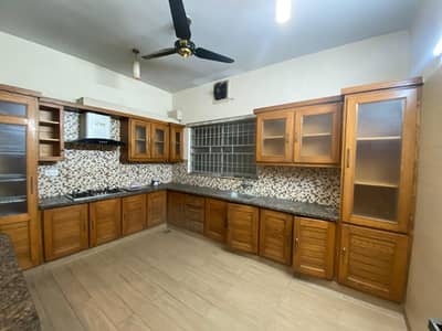 40x80 Upper Portion For Rent