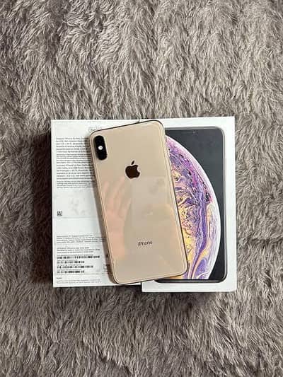 iphone xs max 64 GB Gold color