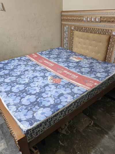 good condition 10/10  new ha 1 mahena pihly liya ha majbori main bech