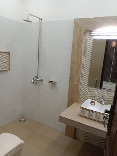 5 MARLA UPPER PORTION FOR WITH OUT GAS