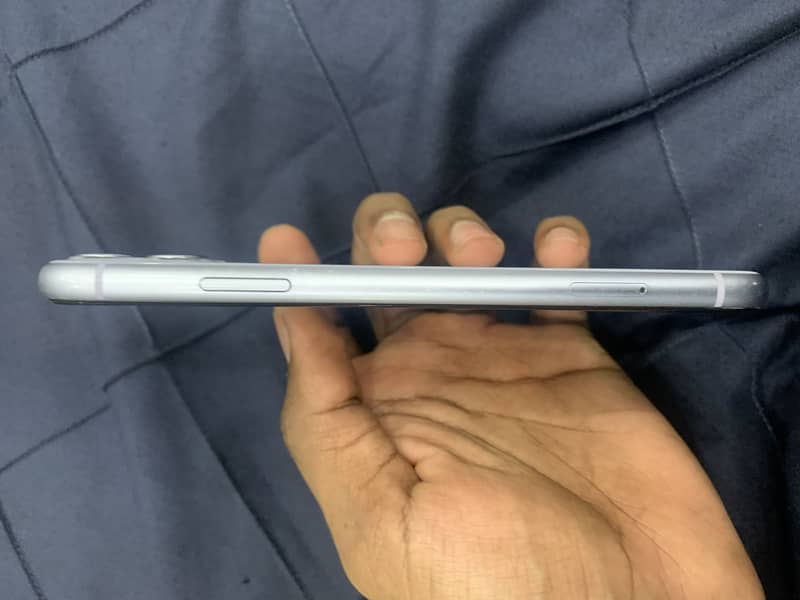iPhone 11 64 GB 1