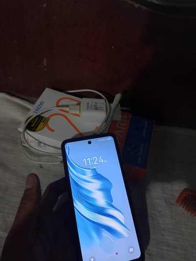 Tecno spark 20 8+8 / 256 gb with box