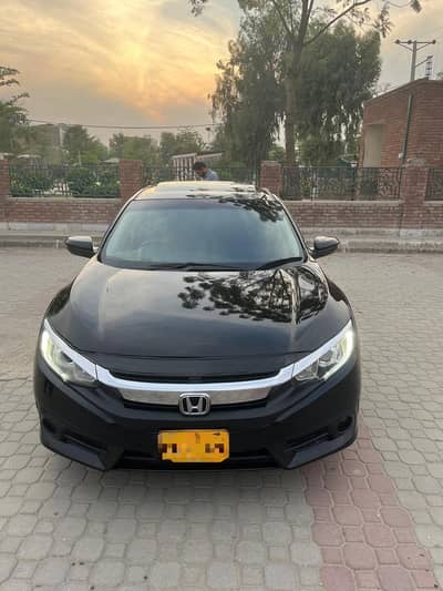 Honda civic 2016, Sunroof Variant.
