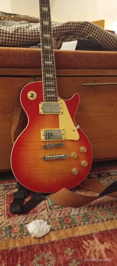 Gibson les Paul Standard ( electric guitar)