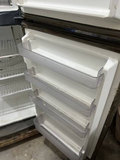 Dawlance medium size fridge