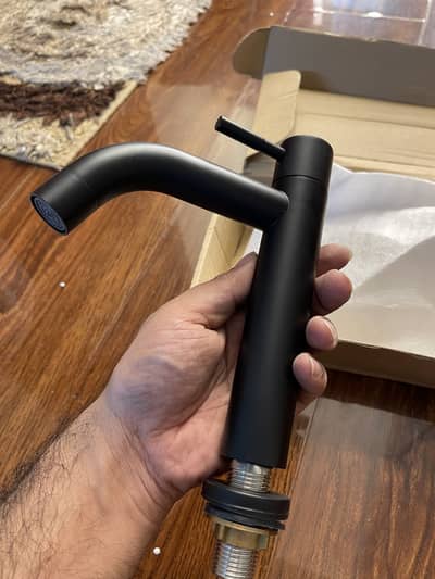 WATER TAP BLACK