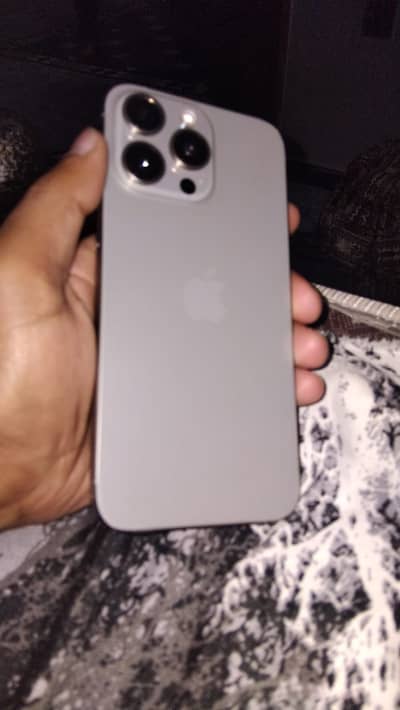 15 pro max ( factory unlock )