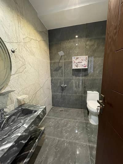 5 Marla Reasonable Budget House | Prime Block | Available For Sale In Lake City