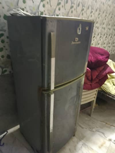 Old Dolnce Frigg for sale Raninng  condition