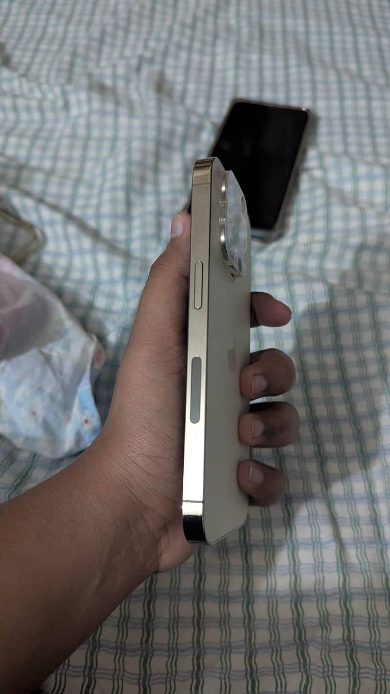 iPhone 14 pro 1