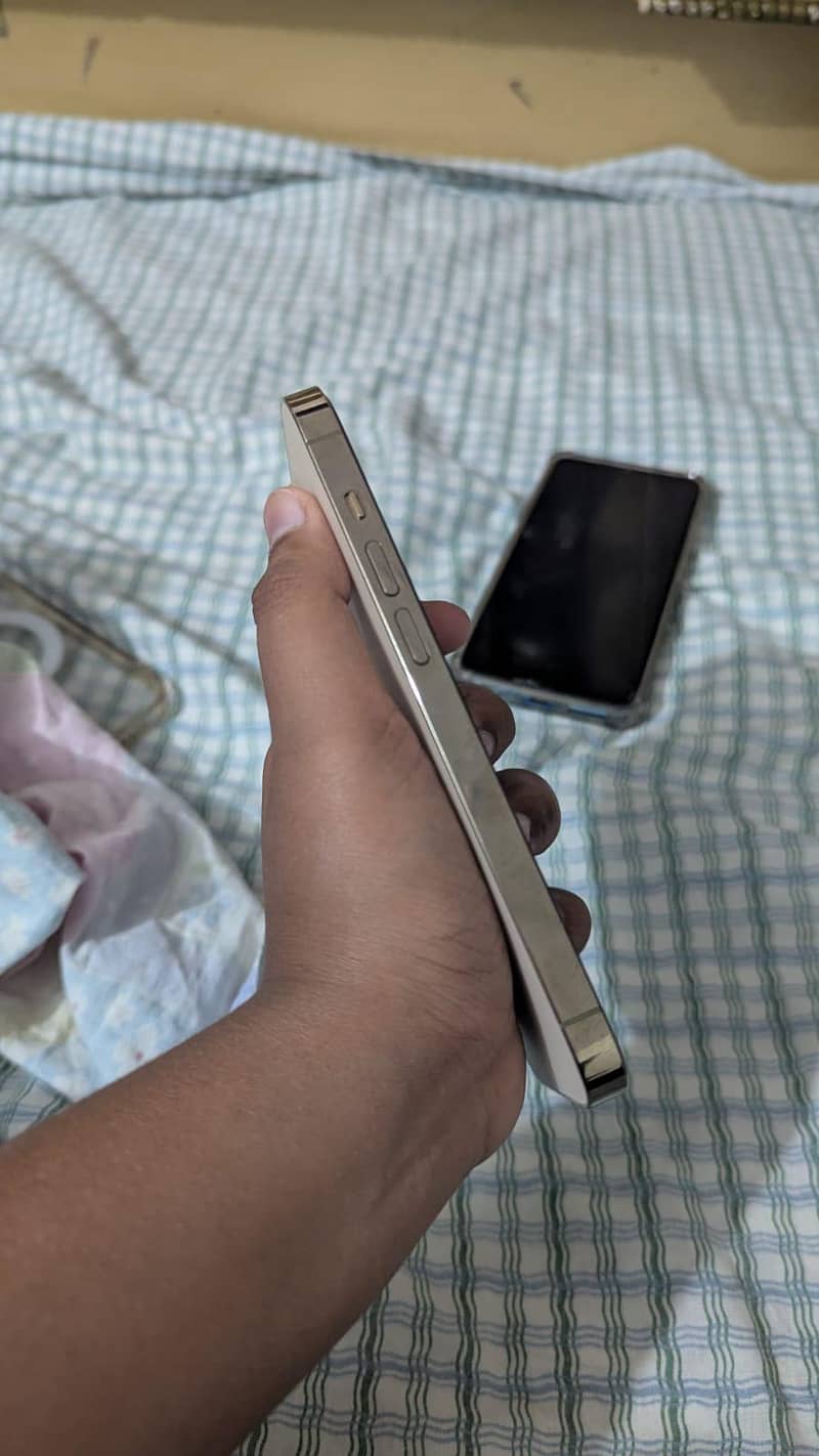 iPhone 14 pro 2