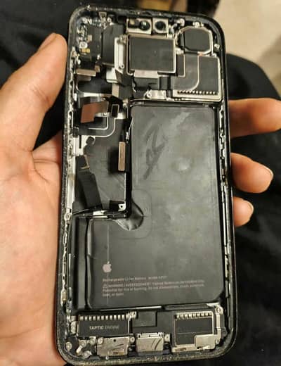 I phone 15 pro max bord