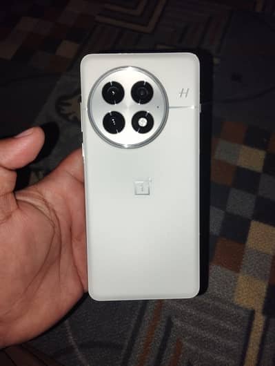oneplus 13 5g with complete box charger
