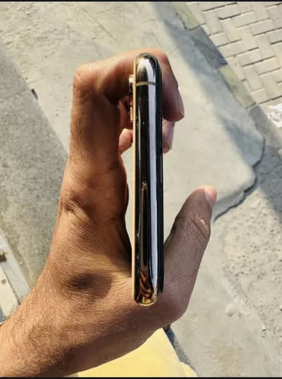 Iphone XSMAX 256 GB all ok PTA Aprovd all jenman just battery change