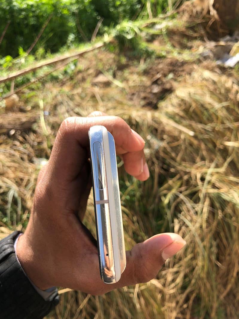 google pixel 8 pro 4