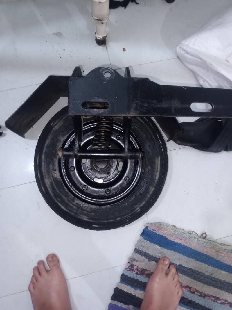 Support wheel  & training wheels 1