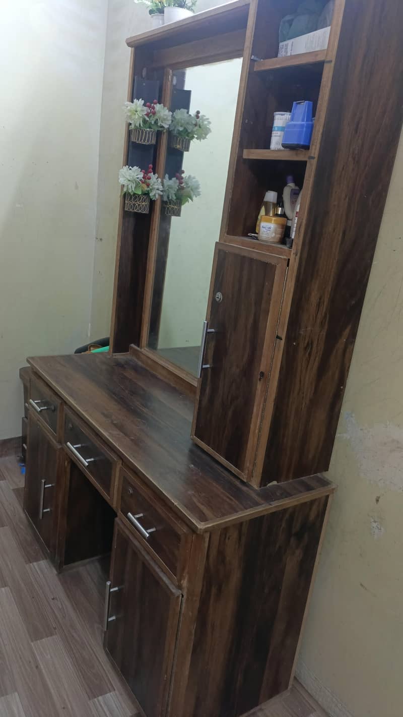 dressing table 1
