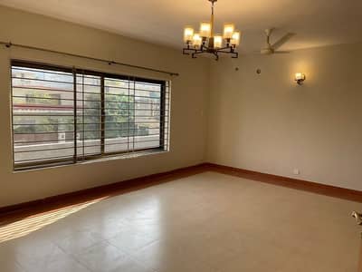 Beautiful Upper portion unfurnished for Pakistani families