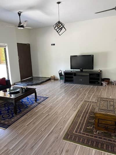 Luxury Fully Furnished Upper Portion For Females