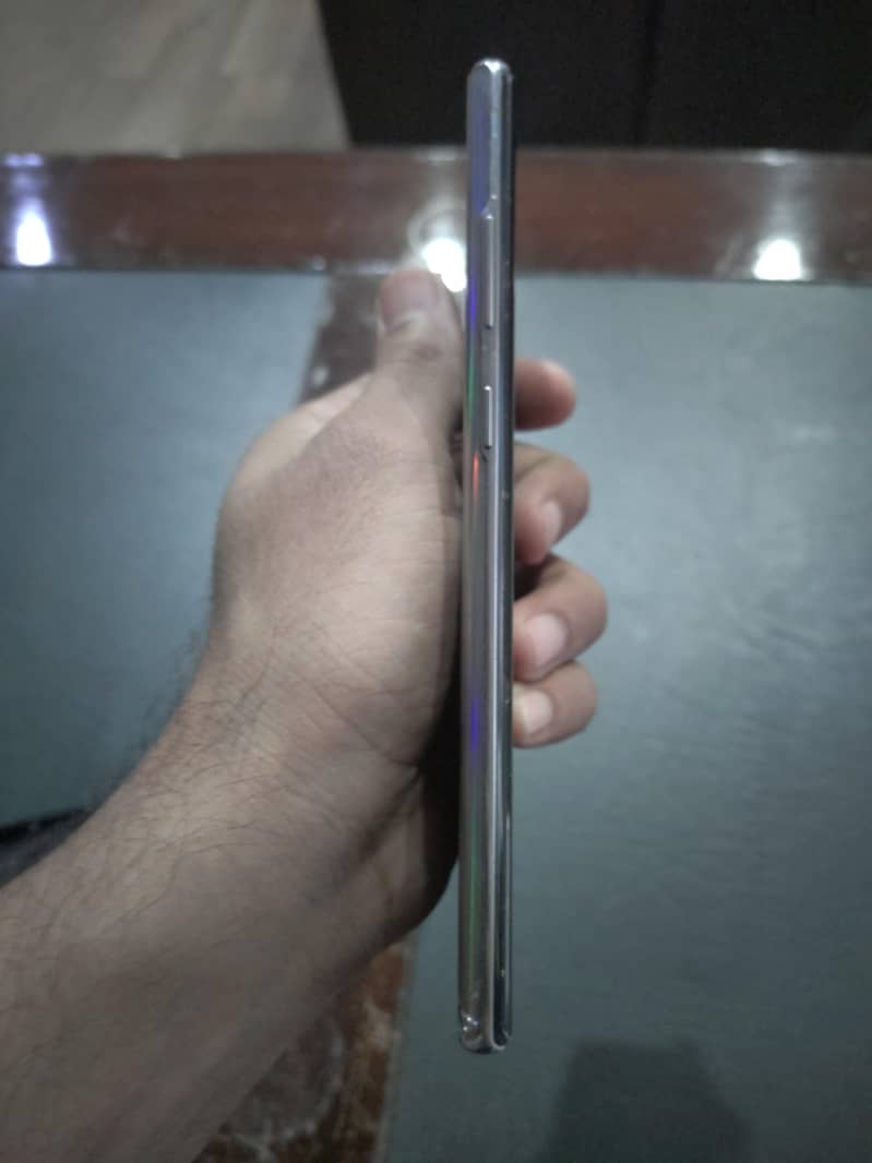 Note 10plus 12/256 11