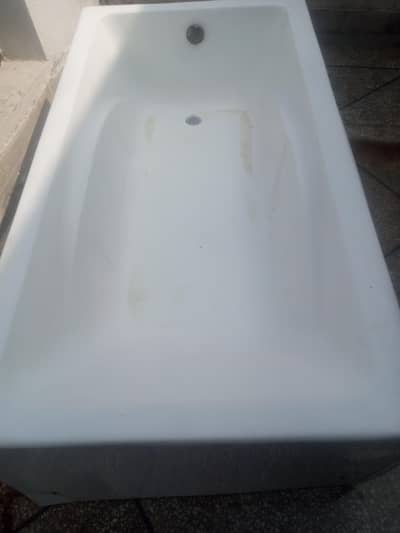 Bath Tub with Stand