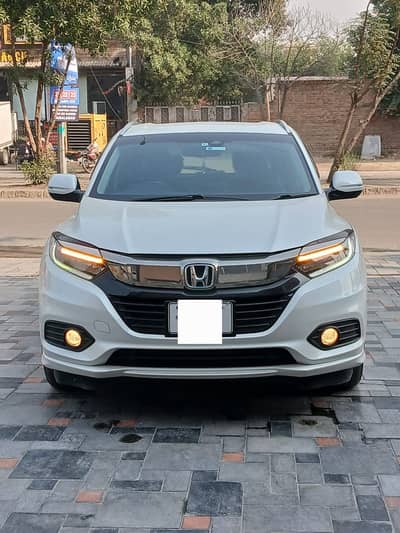 2018 Honda Vezel Hybrid Z Pearl White Immaculate Condition