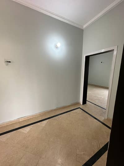 10 Marla Upper Portion For Rent