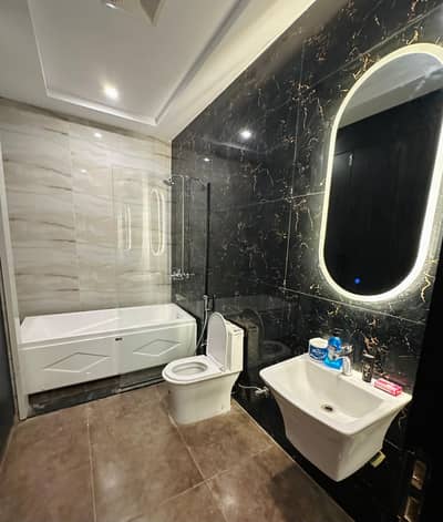 6/4 bath tub up for sale fiber body tub