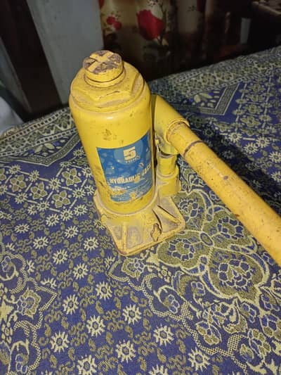 Hydraulic jack
