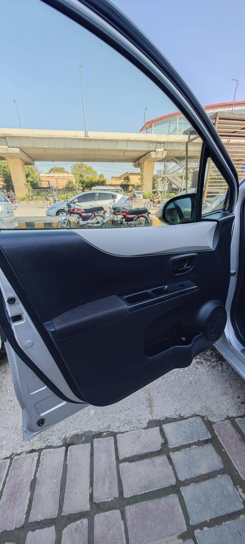 VITZ 2014 JAPNESE AUTOMATIC 9