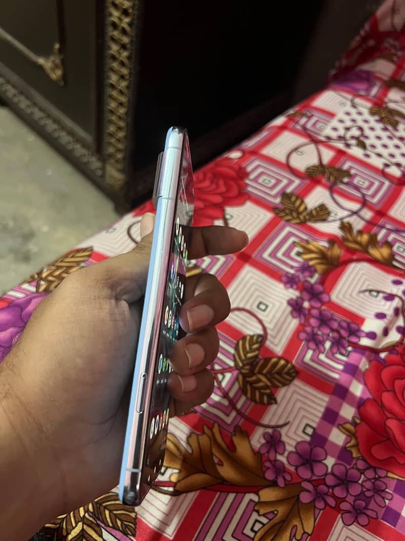 Google Pixel 8 pro 4