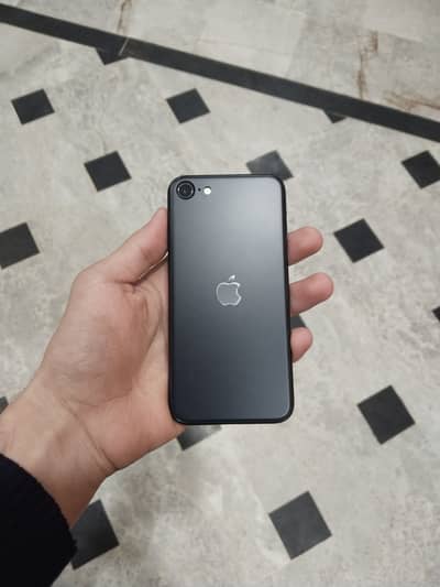 IPHONE SE 3GEN 10/10 CONDITION 4 MONTHS SIM WORKING