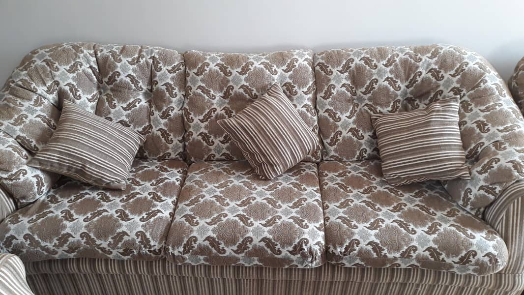 5 Sofas Set with Table 0