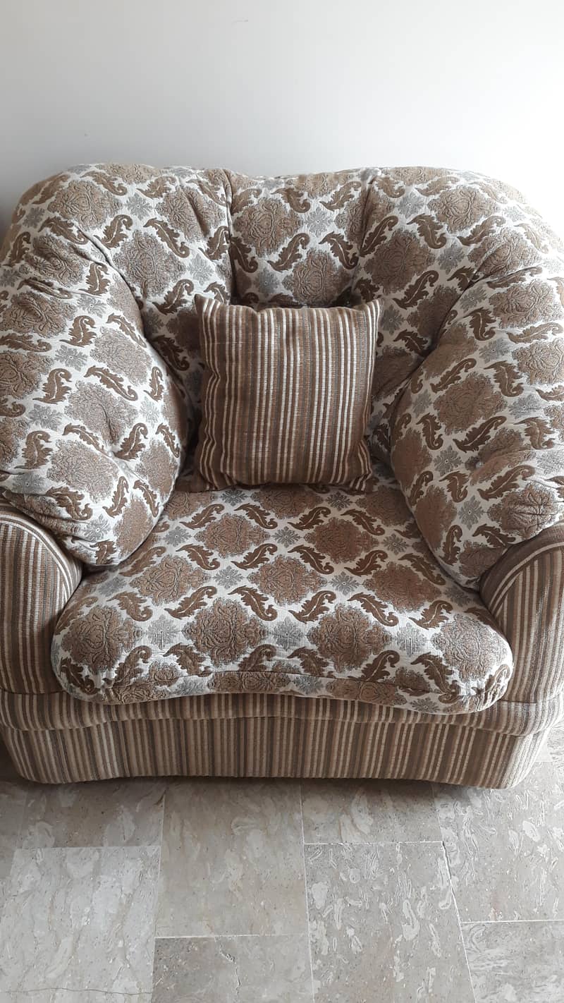 5 Sofas Set with Table 1