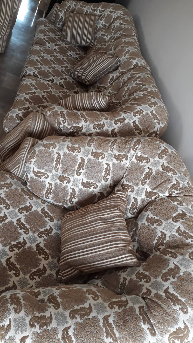 5 Sofas Set with Table 2