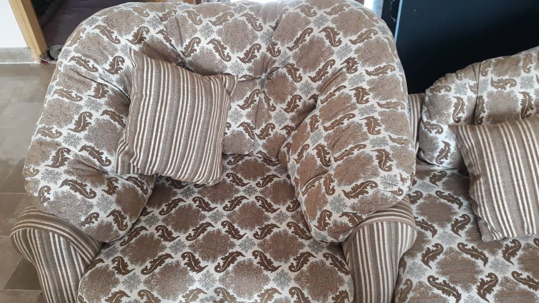 5 Sofas Set with Table 3