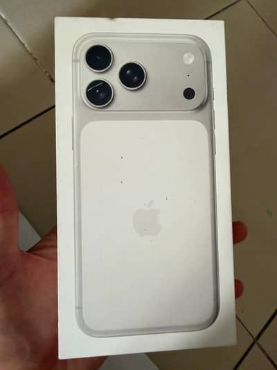 512gb HK physcial + E sim Non Active Non PTA silver colour box pack