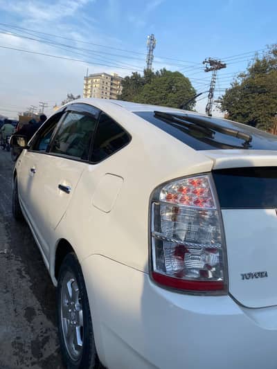 Prius 2007/12 super white in stuning condition