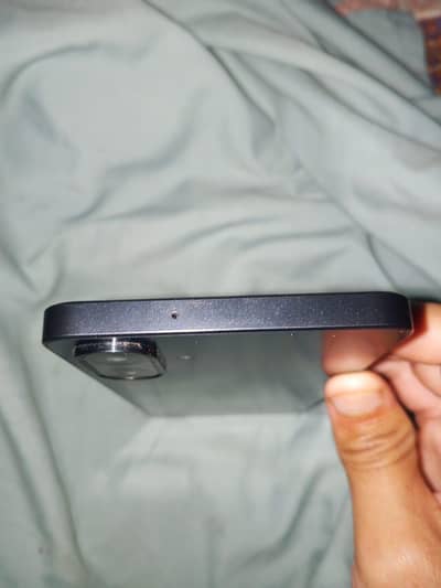 sirf aik month chala howa ha copany ki guaranty 11 month baqi ha