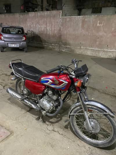 Honda 125 in best price 169,000. I can negotiate with serious buyers