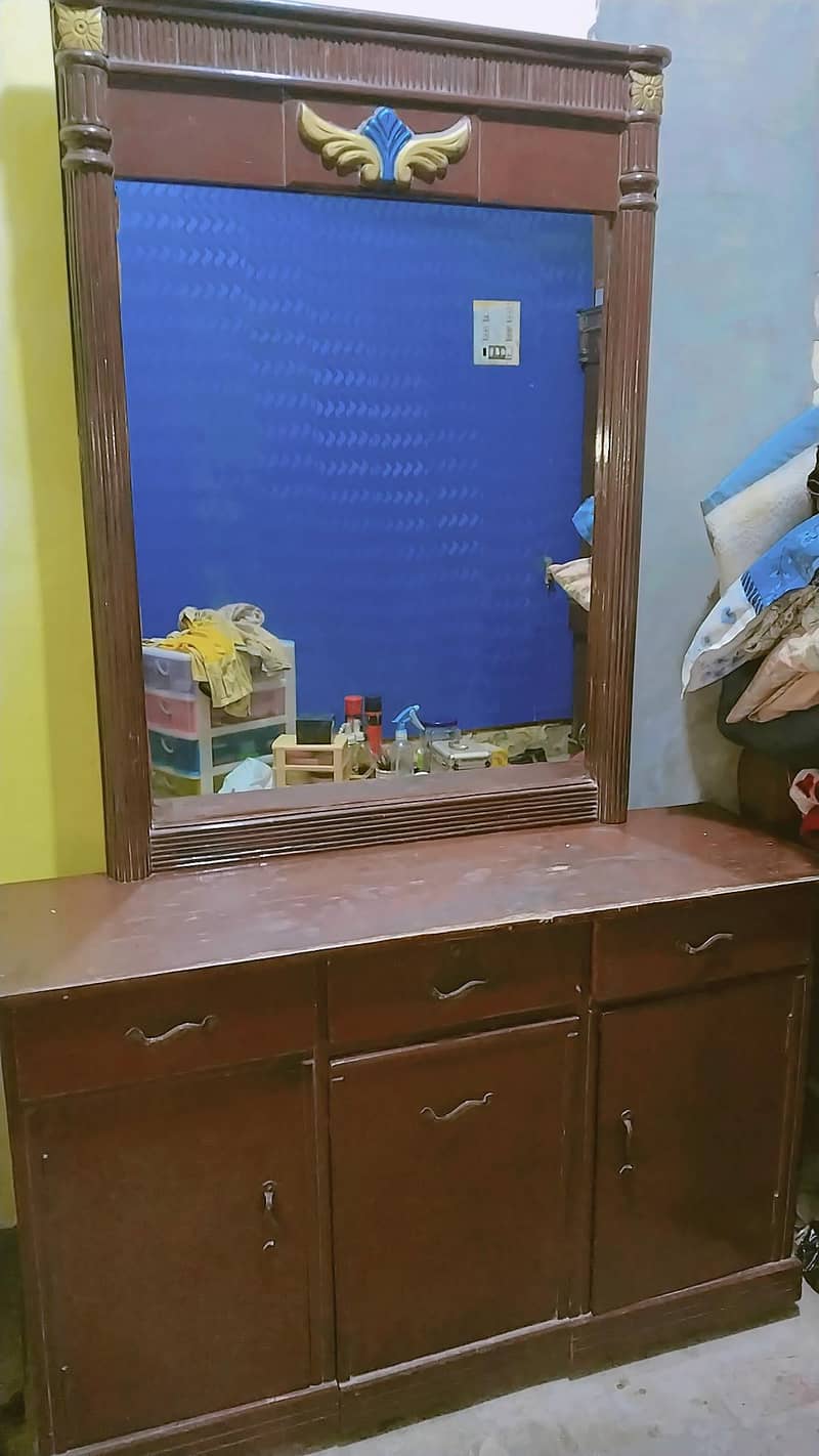 showcase/ dressing table 1