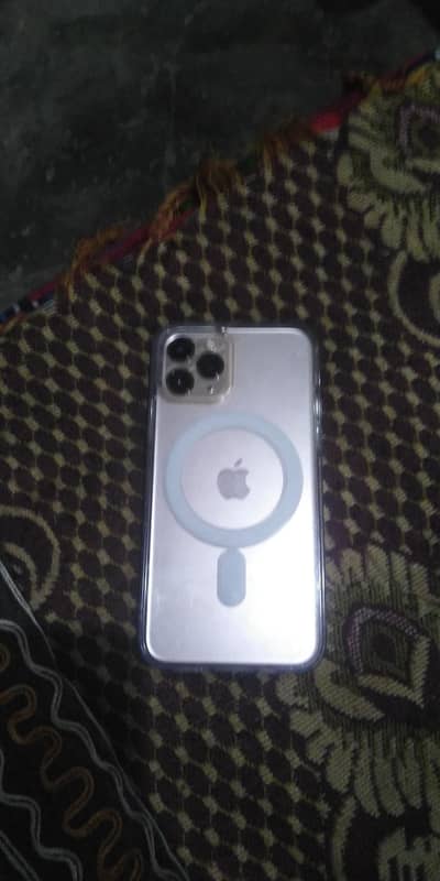 11 pro golden colur 10 10 candishion exchnge posibale