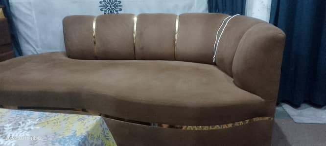 KamranKhan furniture  Devan sofa 3 seetar serif 3 ma  used or new fast